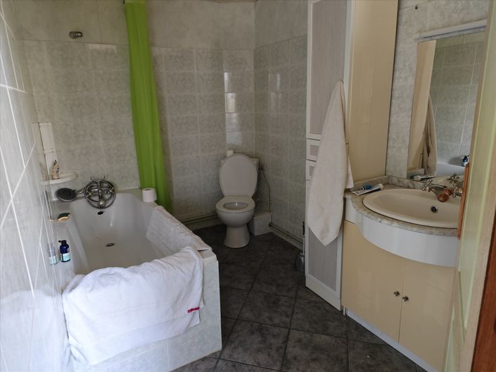 Image No.9-2 Bed House for sale