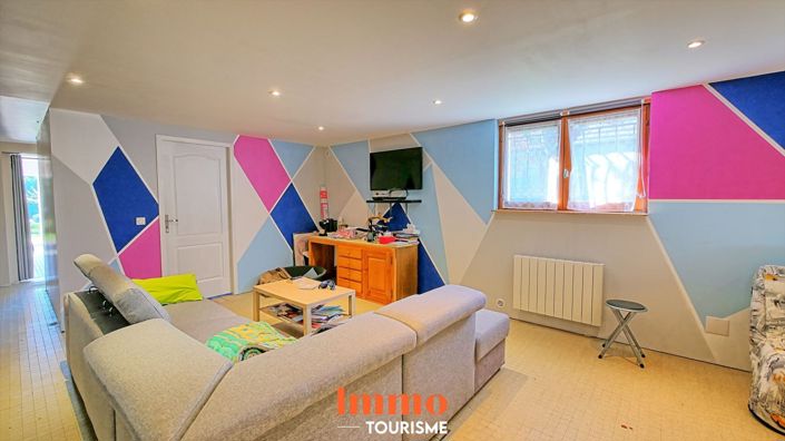 Image No.20-8 Bed House for sale