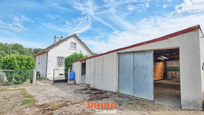 Image No.24-8 Bed House for sale
