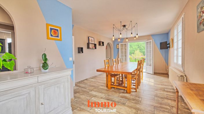 Image No.4-8 Bed House for sale