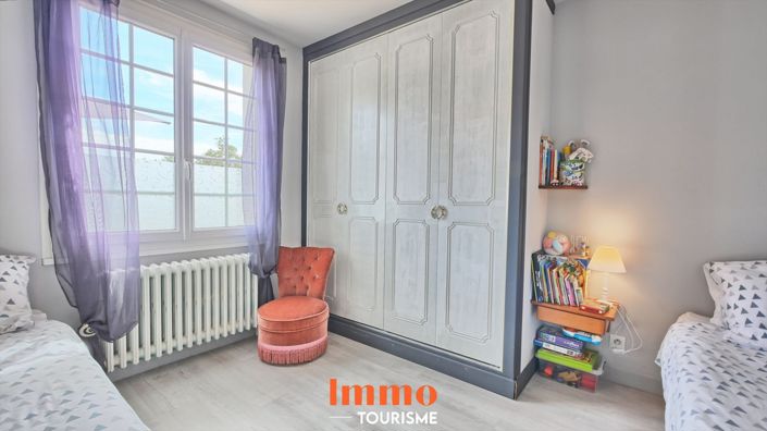 Image No.8-8 Bed House for sale