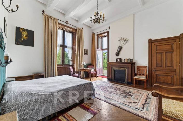 Image No.21-10 Bed Property for sale