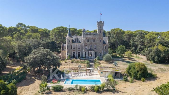 Image No.3-10 Bed Property for sale