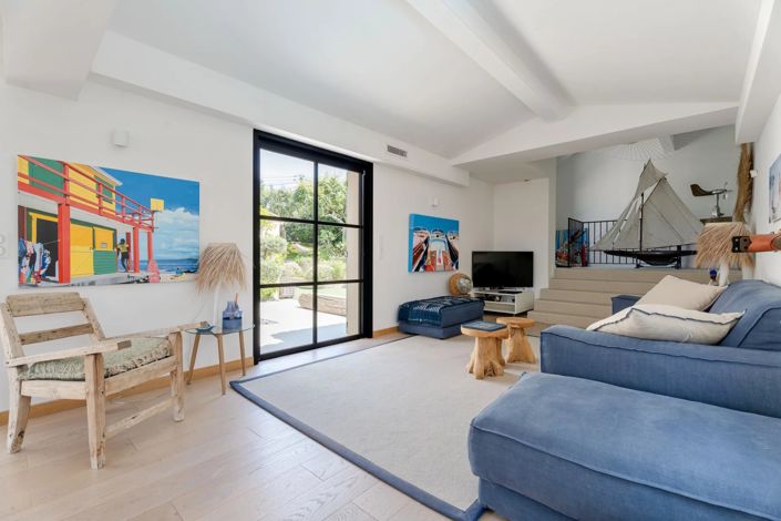 Image No.19-4 Bed House for sale