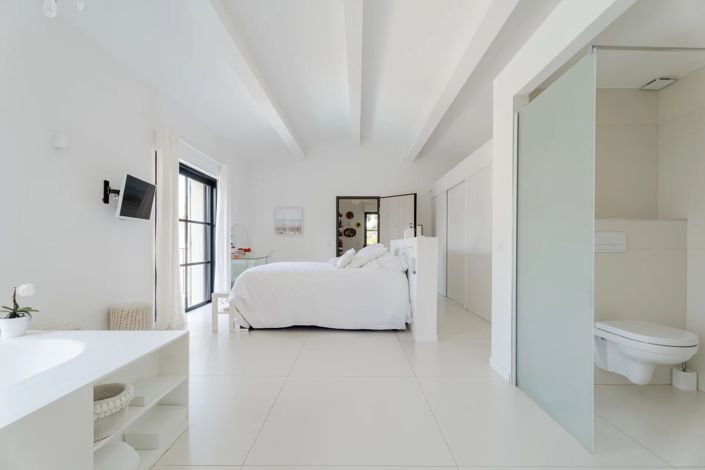Image No.22-4 Bed House for sale