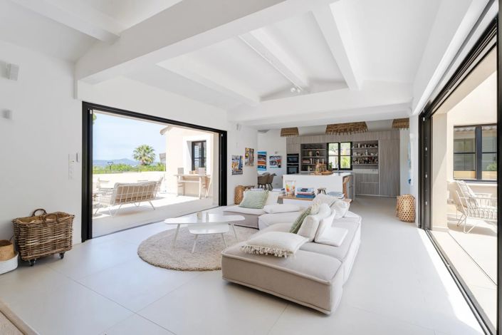Image No.8-4 Bed House for sale