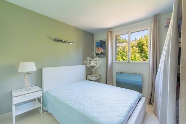 Image No.13-5 Bed House for sale