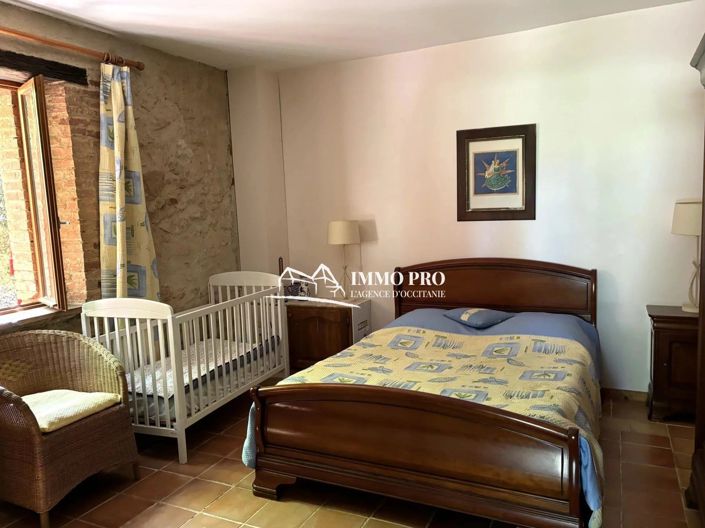 Image No.20-8 Bed House for sale