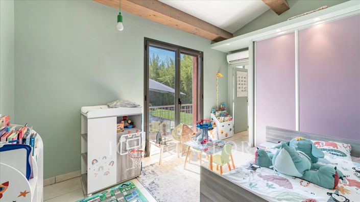 Image No.15-3 Bed House for sale