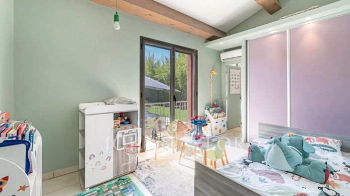 Image No.15-3 Bed House for sale
