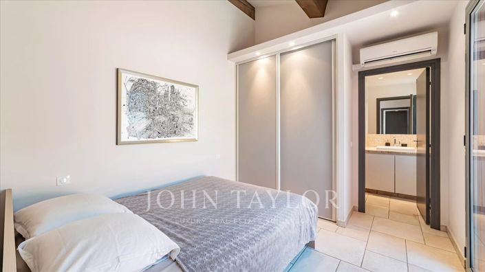 Image No.17-3 Bed House for sale