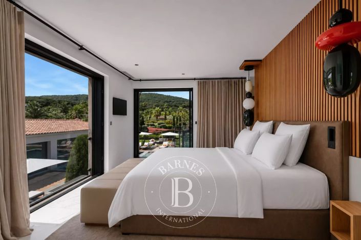 Image No.21-7 Bed House for sale