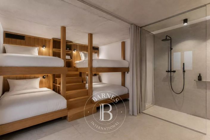 Image No.22-7 Bed House for sale