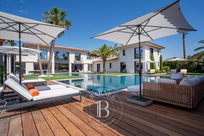 Image No.4-7 Bed House for sale
