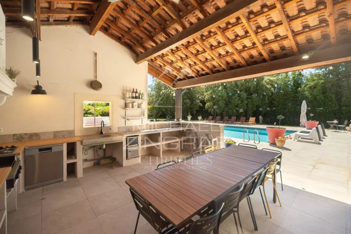 Image No.11-9 Bed House for sale