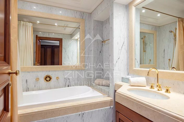 Image No.16-6 Bed House for sale