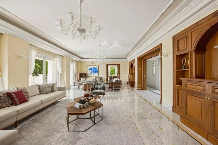 Image No.19-6 Bed House for sale