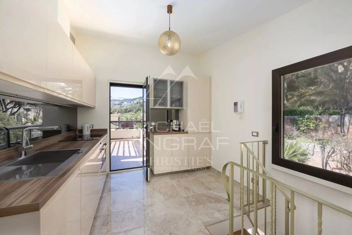 Image No.9-3 Bed Apartment for sale