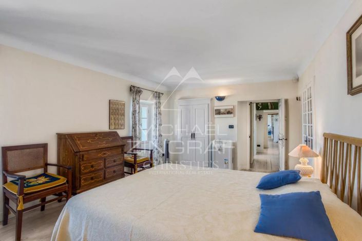 Image No.8-4 Bed House for sale