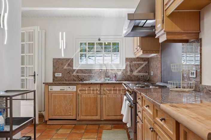 Image No.8-4 Bed House for sale