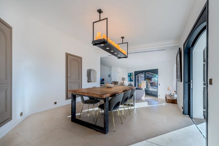 Image No.14-6 Bed House for sale