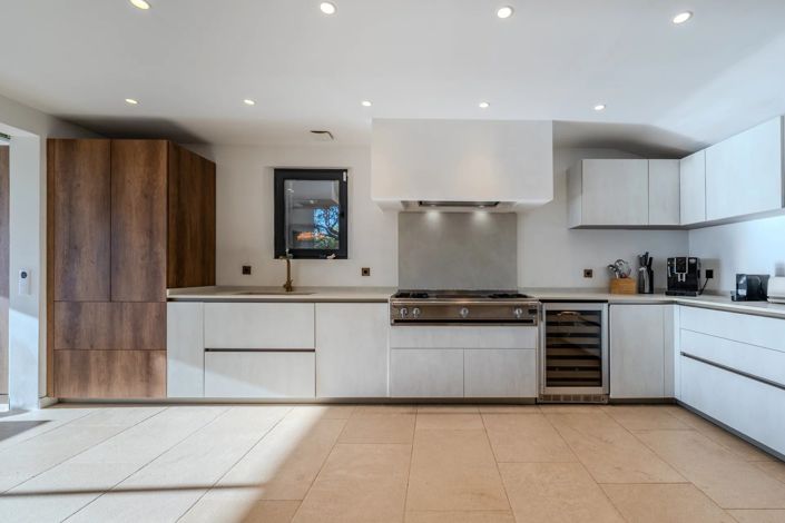 Image No.15-6 Bed House for sale