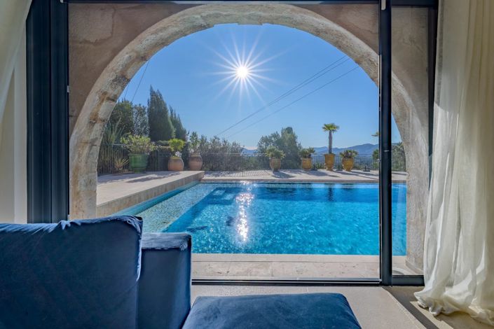 Image No.26-6 Bed House for sale