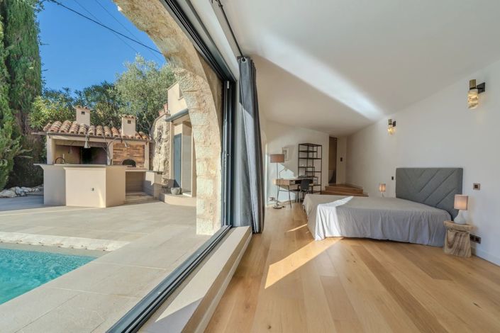 Image No.29-6 Bed House for sale