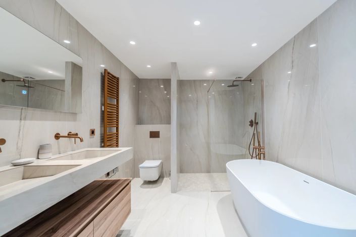 Image No.30-6 Bed House for sale