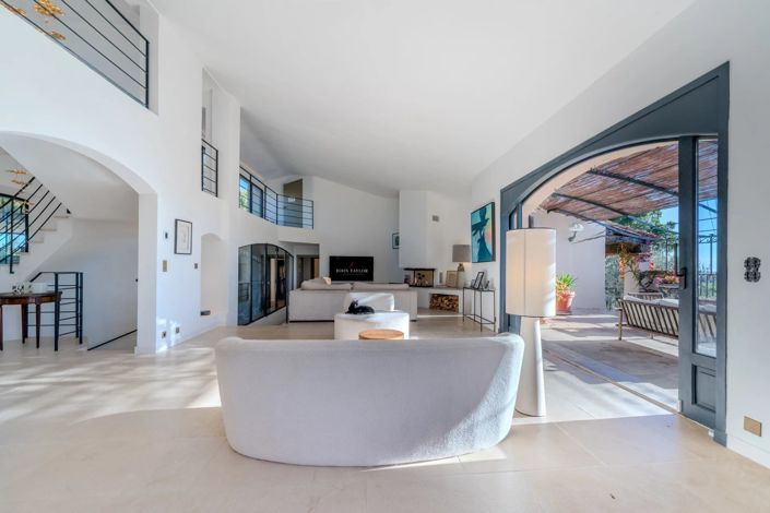 Image No.9-6 Bed House for sale