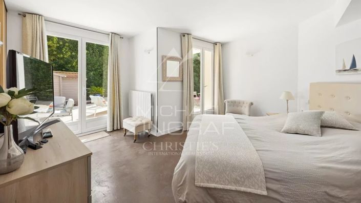 Image No.8-4 Bed House for sale
