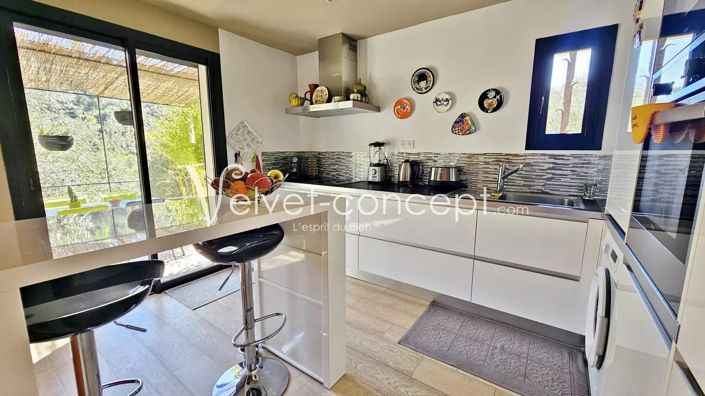 Image No.6-3 Bed House for sale