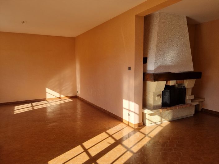 Image No.11-3 Bed House for sale