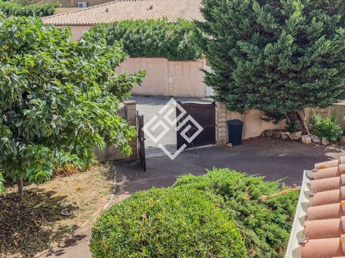 Image No.13-3 Bed House for sale