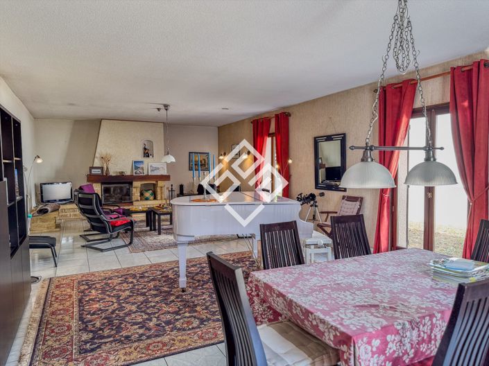 Image No.2-3 Bed House for sale