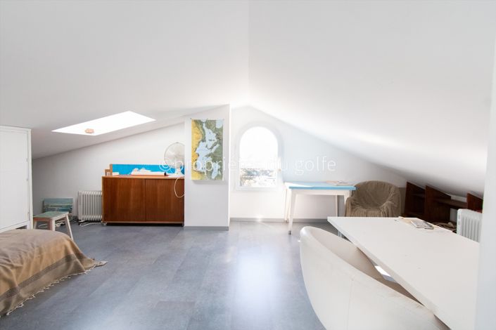 Image No.16-6 Bed House for sale