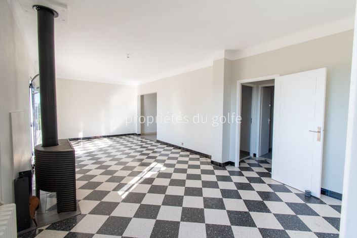 Image No.7-6 Bed House for sale