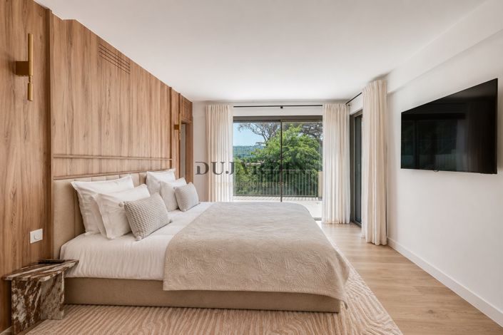 Image No.16-5 Bed House for sale