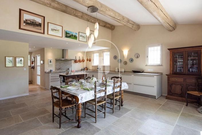 Image No.8-5 Bed House for sale