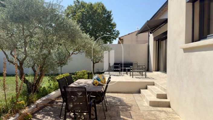 Image No.15-4 Bed House for sale