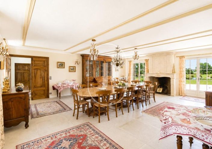 Image No.7-10 Bed House for sale