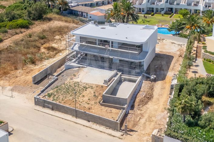 Image No.2-4 Bed House for sale
