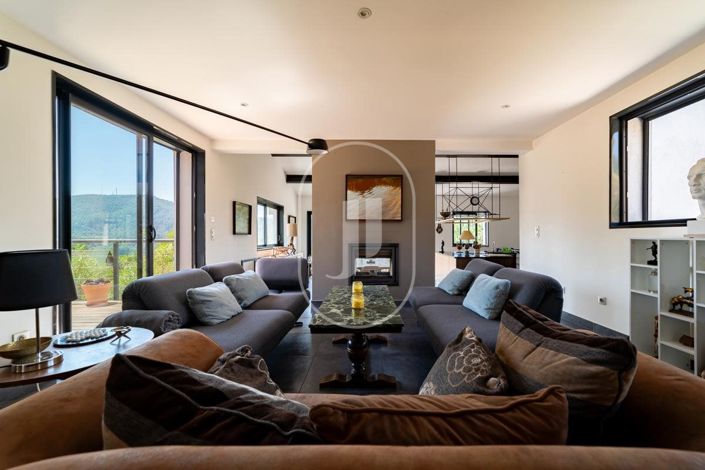 Image No.7-3 Bed House for sale