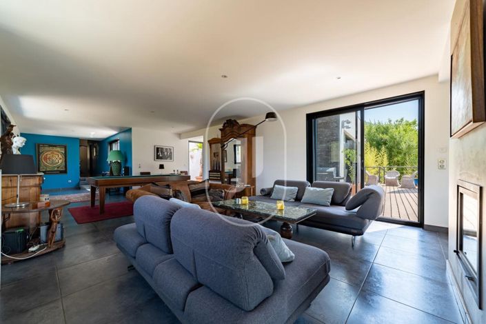 Image No.8-3 Bed House for sale