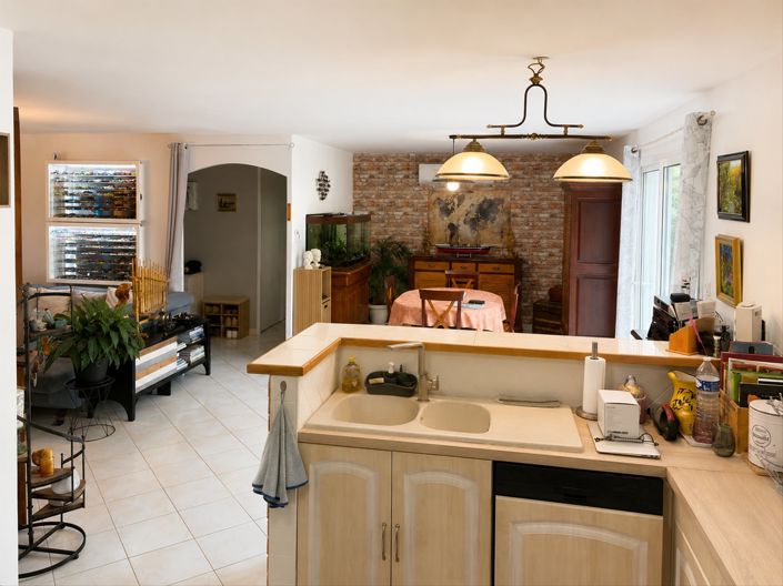 Image No.11-3 Bed House for sale