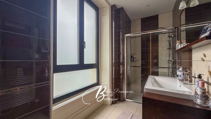 Image No.13-8 Bed House for sale