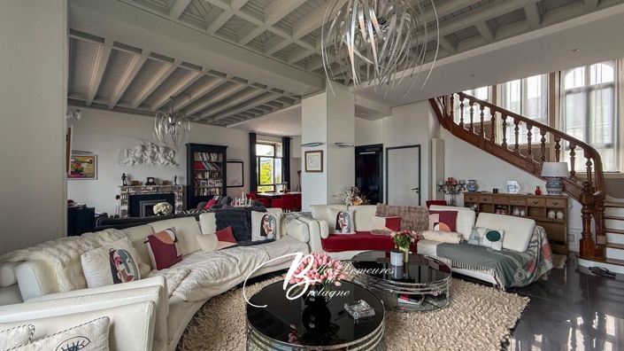 Image No.5-8 Bed House for sale