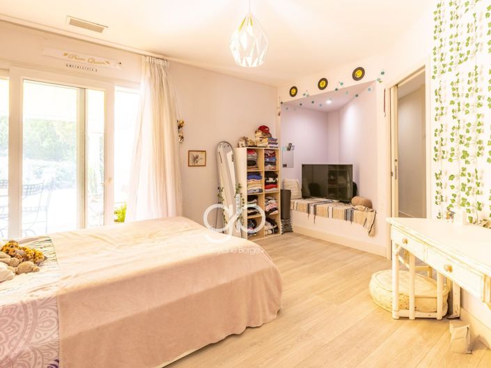 Image No.11-4 Bed House for sale