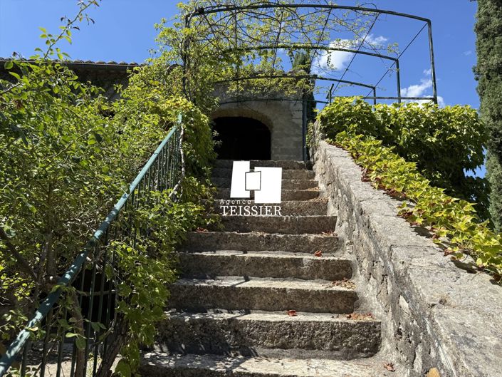 Image No.30-6 Bed House for sale