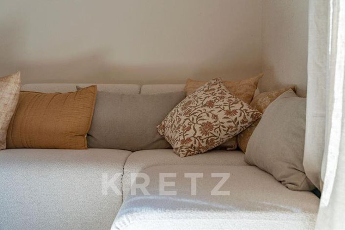 Image No.19-6 Bed House for sale